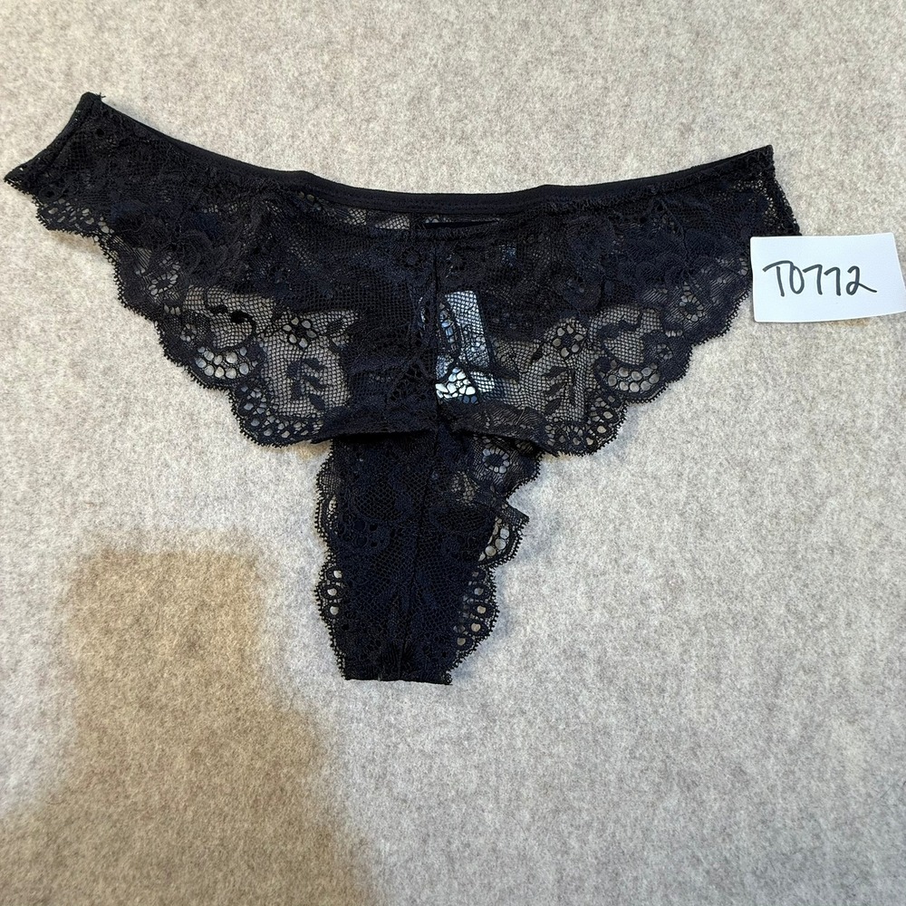 Fredericks of Hollywood Inge Black Lace Thong Panty X37-3109 Womens Medium NEW